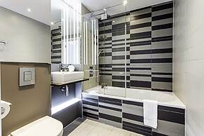 Central London Haven: Steps From Shoreditch Station