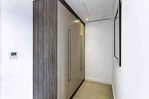 Central London Haven: Steps From Shoreditch Station