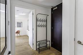 Central London Haven: Steps From Shoreditch Station