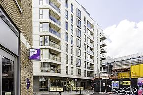 Central London Haven: Steps From Shoreditch Station