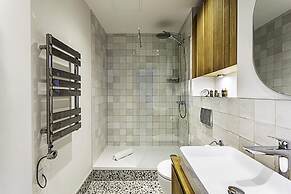 1-bed Apartment: Close to Wimbledon Station