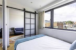1-bed Apartment: Close to Wimbledon Station