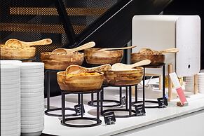 H4 Hotel Wyndham Paris Pleyel Resort