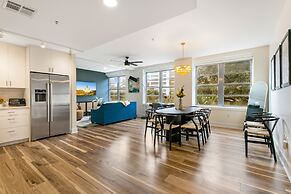 Downtown Delight 4BR 2BATH Luxury Condo