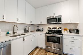 Downtown Delight 4BR 2BATH Luxury Condo