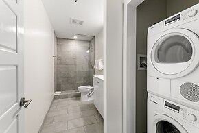Downtown Delight 4BR 2BATH Luxury Condo