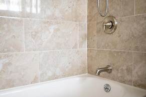 Mt Williamson Motel and Basecamp