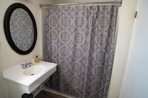 Mt Williamson Motel and Basecamp