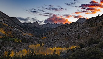 Mt Williamson Motel and Basecamp