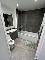 Immaculate 2-bed Apartment in London