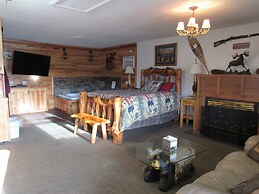 The Woodsman Country Lodge