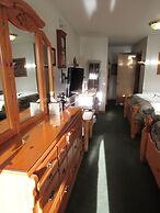 The Woodsman Country Lodge