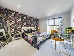 Micklemore Lakes and Lodges