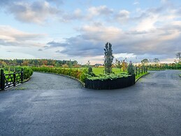 Micklemore Lakes and Lodges