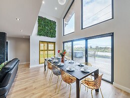 Micklemore Lakes and Lodges