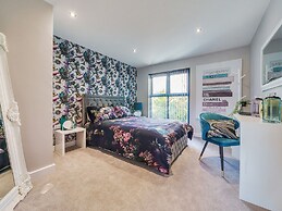 Micklemore Lakes and Lodges