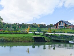 Micklemore Lakes and Lodges