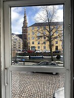 Christianshavn Canalside Luxury Apartment