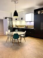 Christianshavn Canalside Luxury Apartment