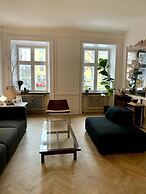 Christianshavn Canalside Luxury Apartment