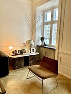 Christianshavn Canalside Luxury Apartment