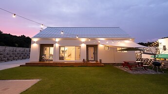 Gangneung Whiten Pension