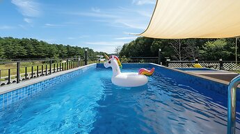 Gangneung Whiten Pension