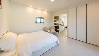 Gangneung Whiten Pension