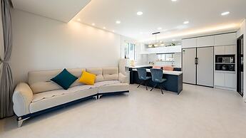 Gangneung Whiten Pension