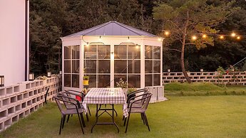 Gangneung Whiten Pension