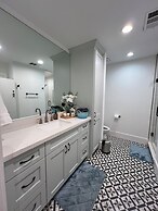 MyCrib Houston Hostel