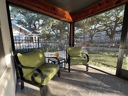 MyCrib Houston Hostel