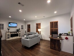 MyCrib Houston Hostel