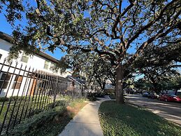 MyCrib Houston Hostel