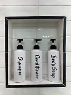 MyCrib Houston Hostel