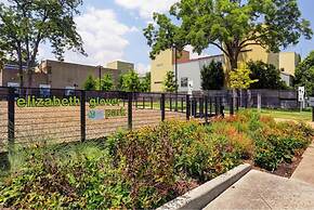 MyCrib Houston Hostel