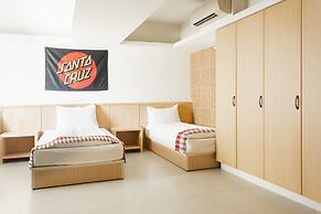 LowPressure restaurant & surf guesthouse