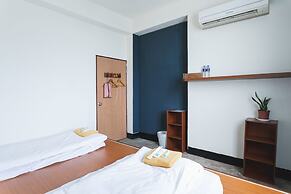 LowPressure restaurant & surf guesthouse