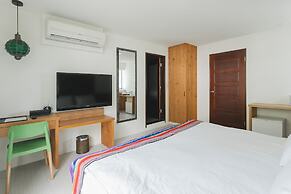 LowPressure restaurant & surf guesthouse