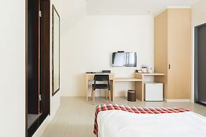 LowPressure restaurant & surf guesthouse