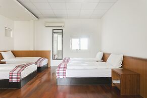 LowPressure restaurant & surf guesthouse