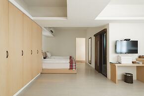 LowPressure restaurant & surf guesthouse