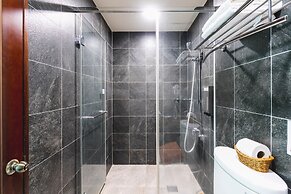 LowPressure restaurant & surf guesthouse