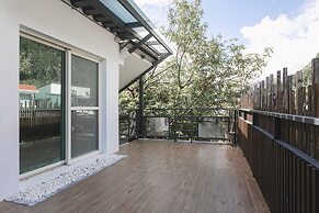 LowPressure restaurant & surf guesthouse