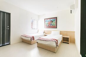 LowPressure restaurant & surf guesthouse