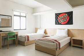 LowPressure restaurant & surf guesthouse