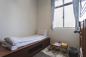 LowPressure restaurant & surf guesthouse