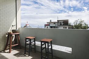 LowPressure restaurant & surf guesthouse