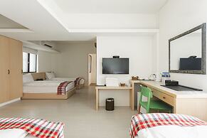 LowPressure restaurant & surf guesthouse