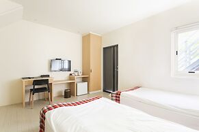 LowPressure restaurant & surf guesthouse